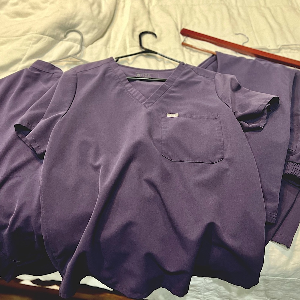 Large figs tops and medium figs bottoms